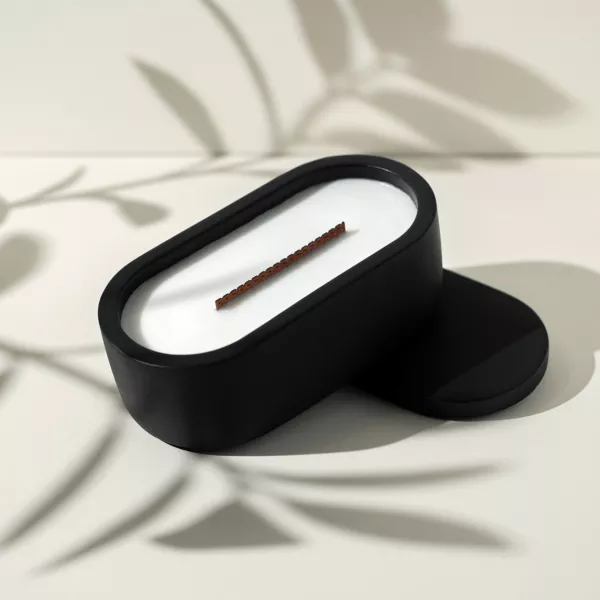 Ароматична свічка Minimalist Bliss чорна