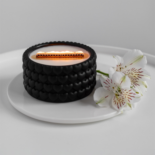 Ароматична свічка "Heart Flame" чорна